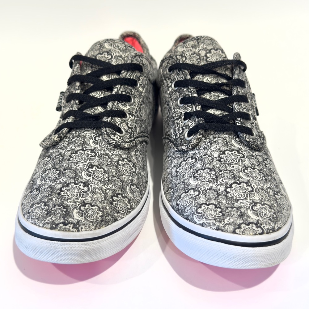 Vans Women’s Off The Wall Low-Top Lace up Sneakers - Size 9 - Picture 2 of 8